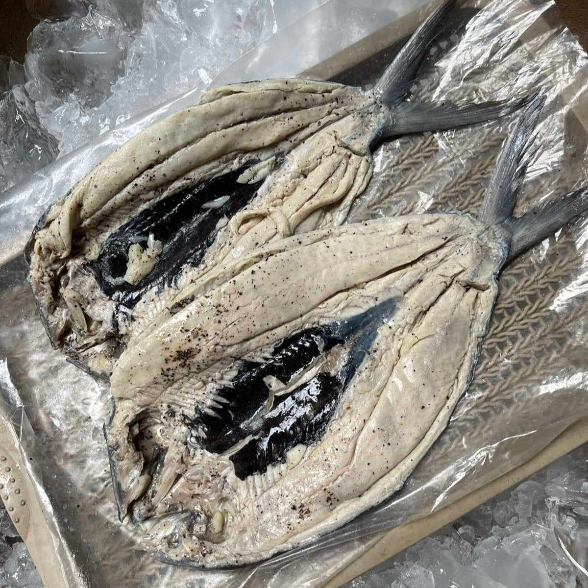 Daing Display Fresh Marinated Boneless Daing Na Bangus (~2pcs 1.1-1.3kg ...