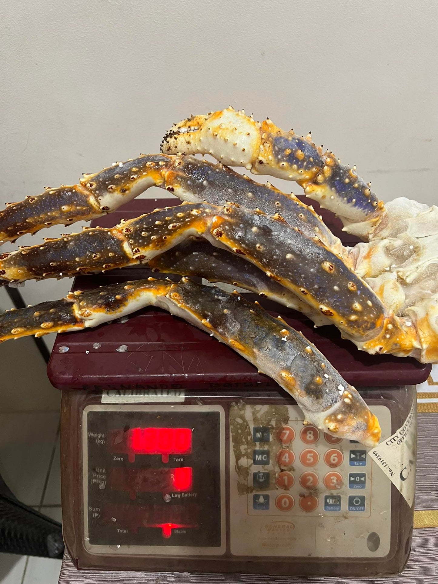 Fresh Alaskan King Crab Legs Pack (2-5pcs)